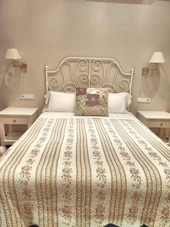 ברצלונה Hostal Orleans מראה חיצוני תמונה