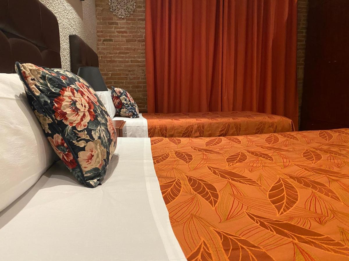 ברצלונה Hostal Orleans מראה חיצוני תמונה