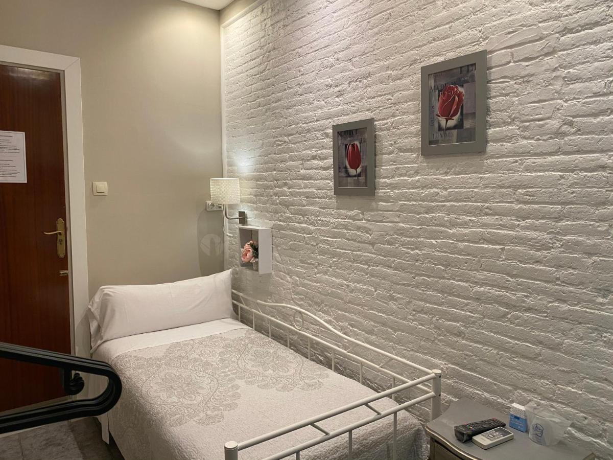 ברצלונה Hostal Orleans מראה חיצוני תמונה