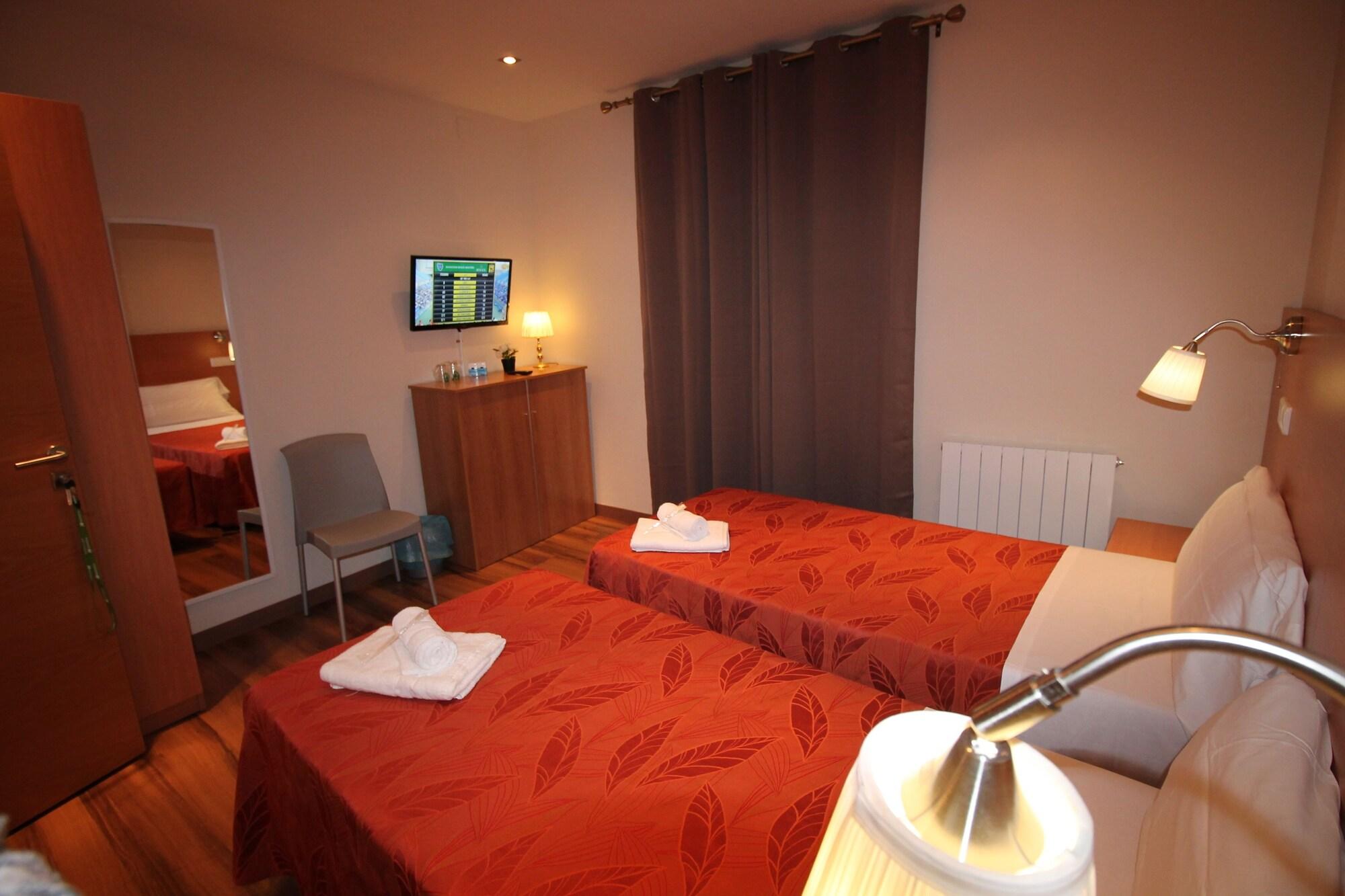 ברצלונה Hostal Orleans מראה חיצוני תמונה