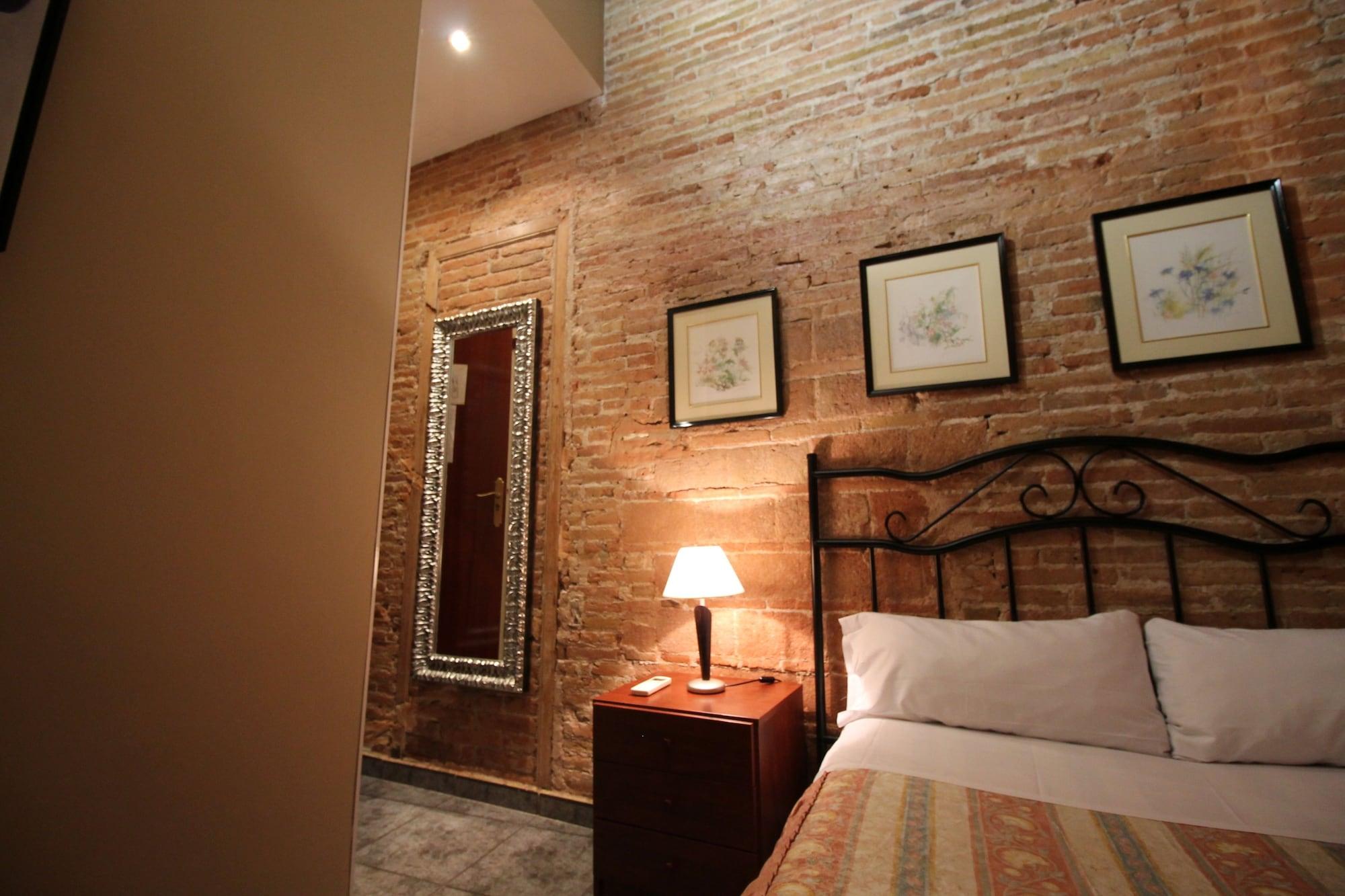 ברצלונה Hostal Orleans מראה חיצוני תמונה