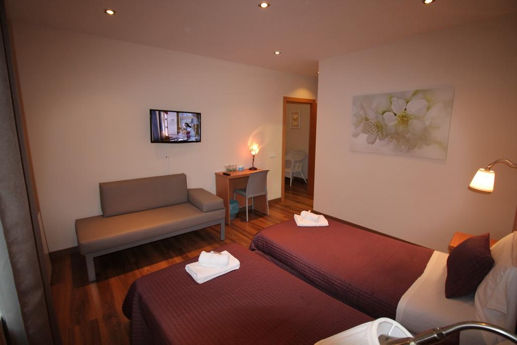 ברצלונה Hostal Orleans מראה חיצוני תמונה