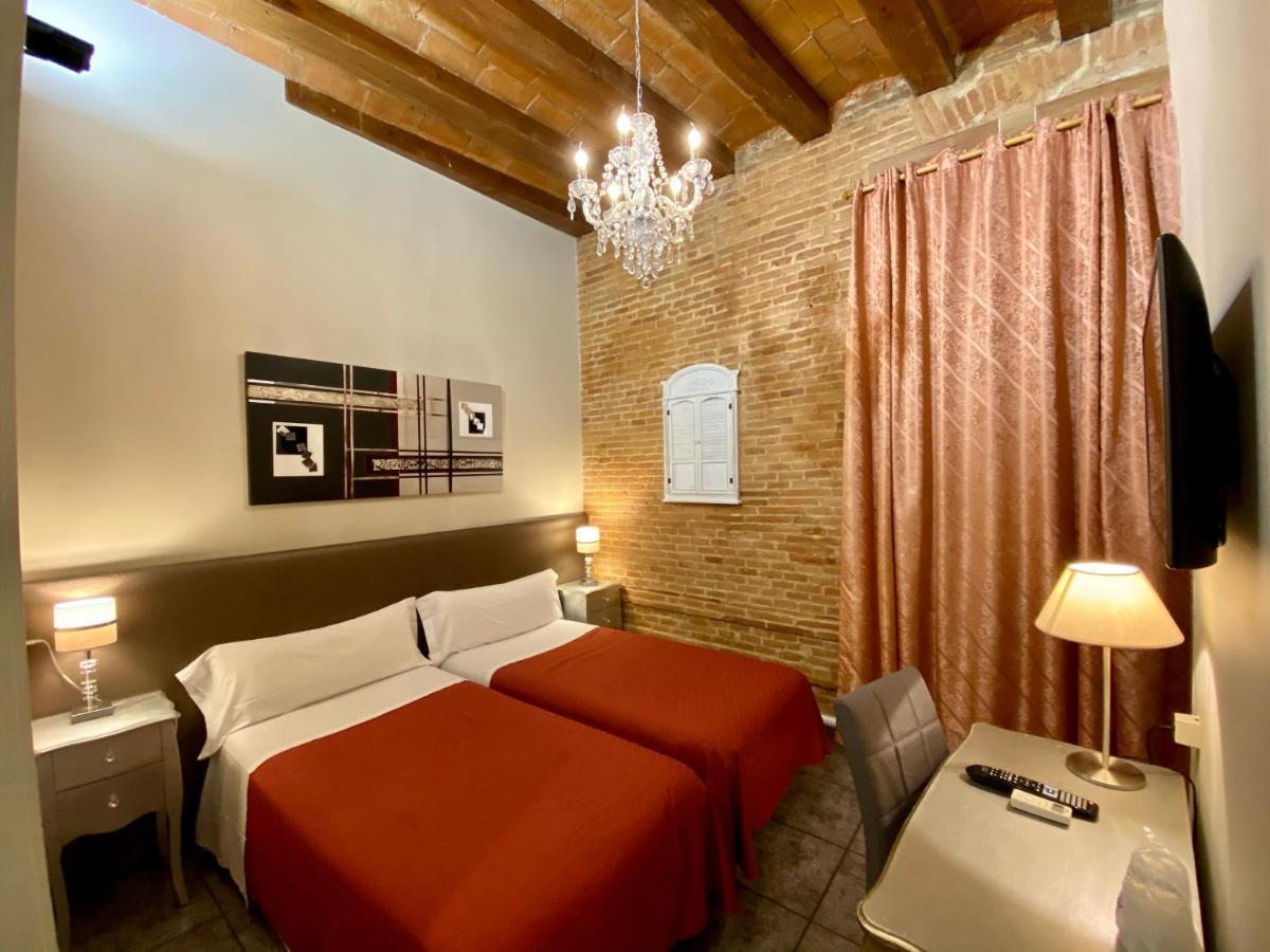 ברצלונה Hostal Orleans מראה חיצוני תמונה